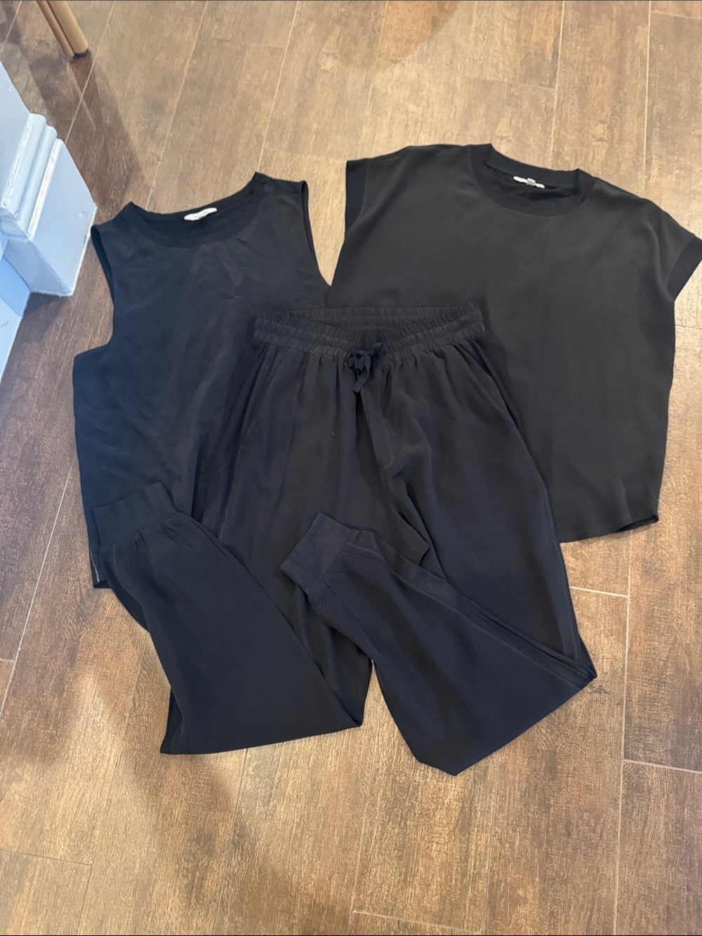 Splendid 3 piece silk set black